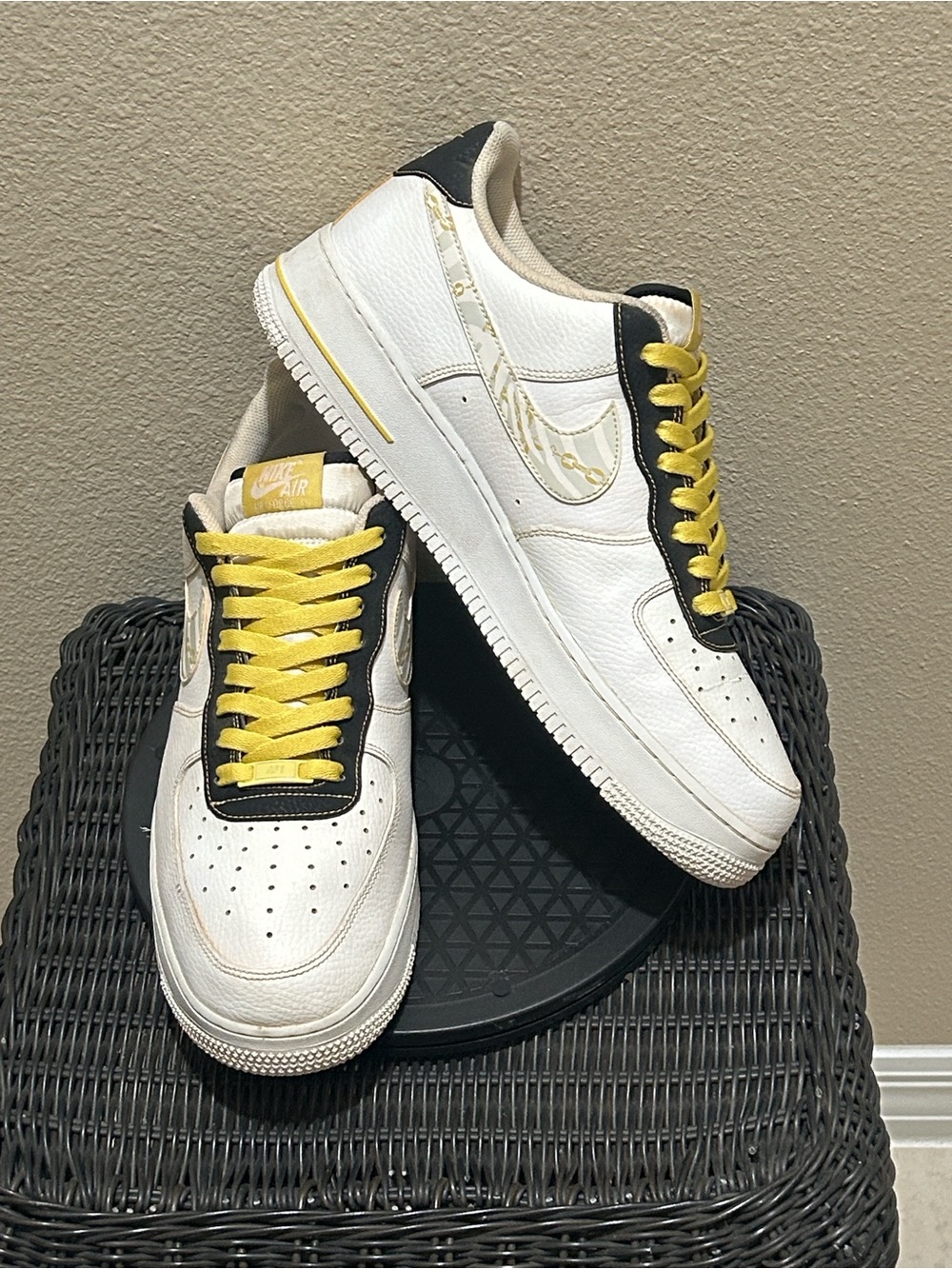 Nike Air Force 1 Low Gold Link Zebra DH5284-100